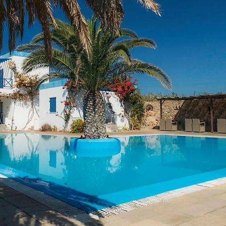 Amfitrion Hotel Vari  Bagian luar foto