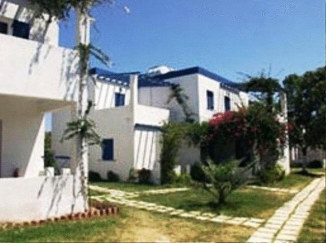 Amfitrion Hotel Vari  Bagian luar foto