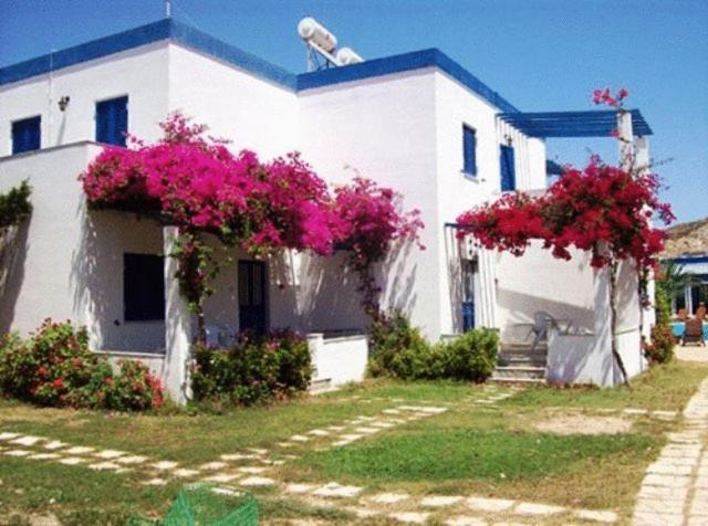 Amfitrion Hotel Vari  Bagian luar foto
