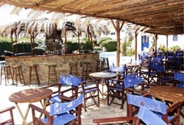 Amfitrion Hotel Vari  Bagian luar foto
