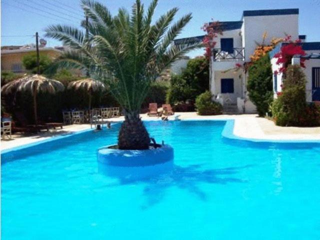 Amfitrion Hotel Vari  Bagian luar foto