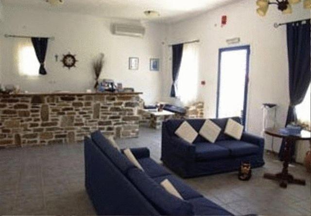 Amfitrion Hotel Vari  Bagian luar foto