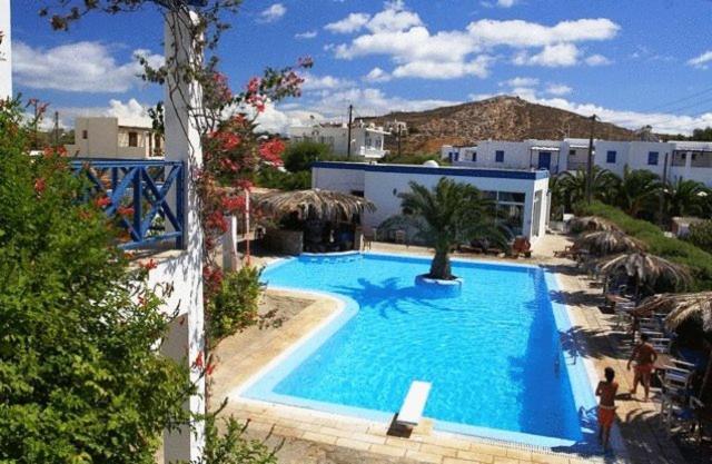 Amfitrion Hotel Vari  Bagian luar foto
