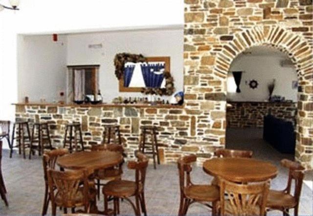 Amfitrion Hotel Vari  Bagian luar foto