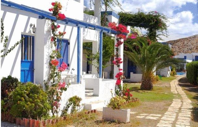 Amfitrion Hotel Vari  Bagian luar foto