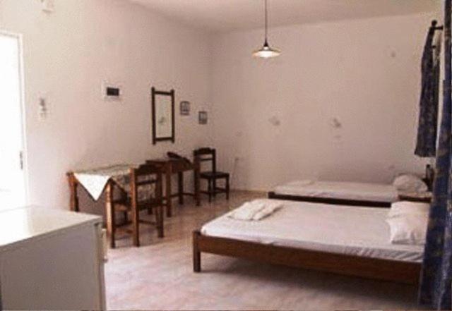 Amfitrion Hotel Vari  Ruang foto