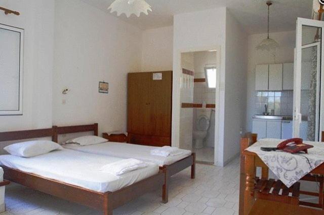 Amfitrion Hotel Vari  Ruang foto