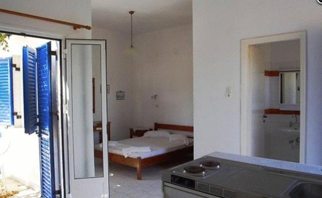 Amfitrion Hotel Vari  Ruang foto
