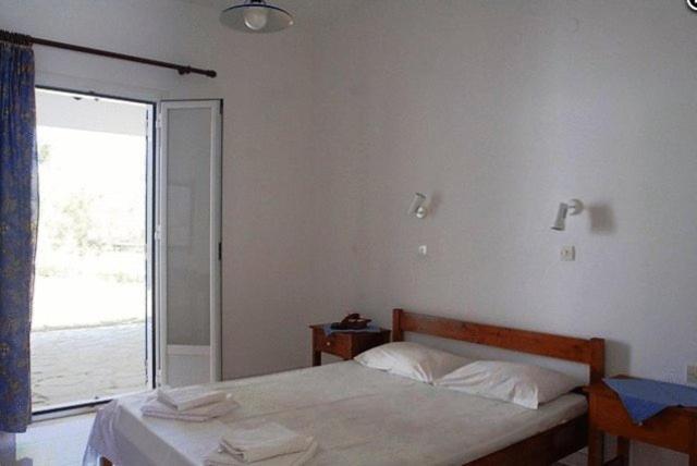 Amfitrion Hotel Vari  Ruang foto